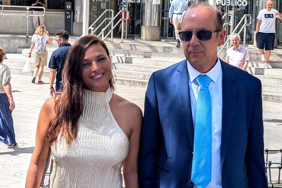 Elisa Mouliaá esquiva la orden de detención del juez Zamarriego: aterrizó en Lisboa procedente de Dubai para ir "voluntariamente" a declarar