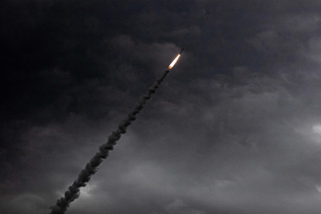 El enjambre de drones con forma de medusa que revelaría el avance tecnológico de Irán