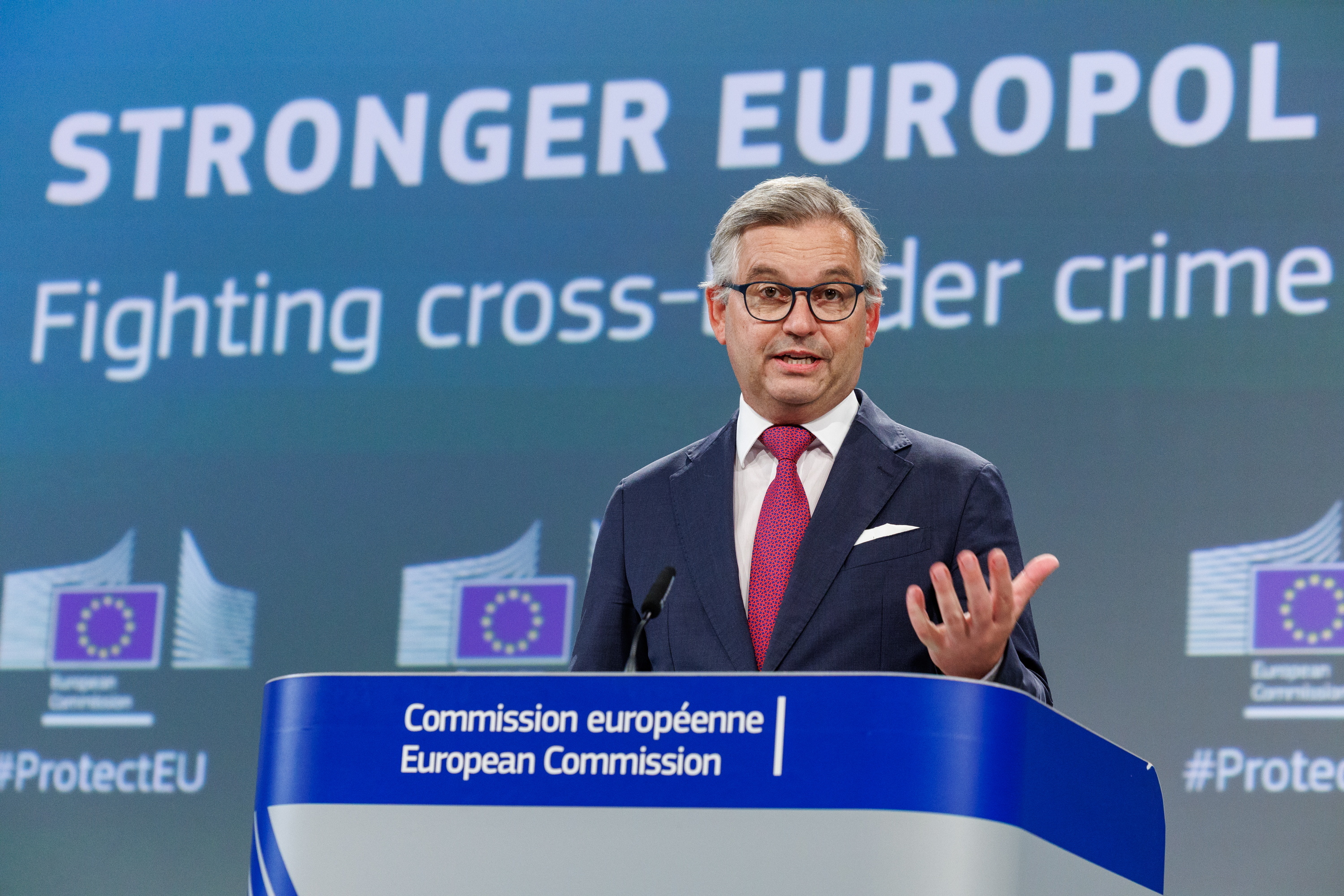 Bruselas responde a la petición de reconocimiento diplomático de los talibán: "No habrá concesiones de ningún tipo"