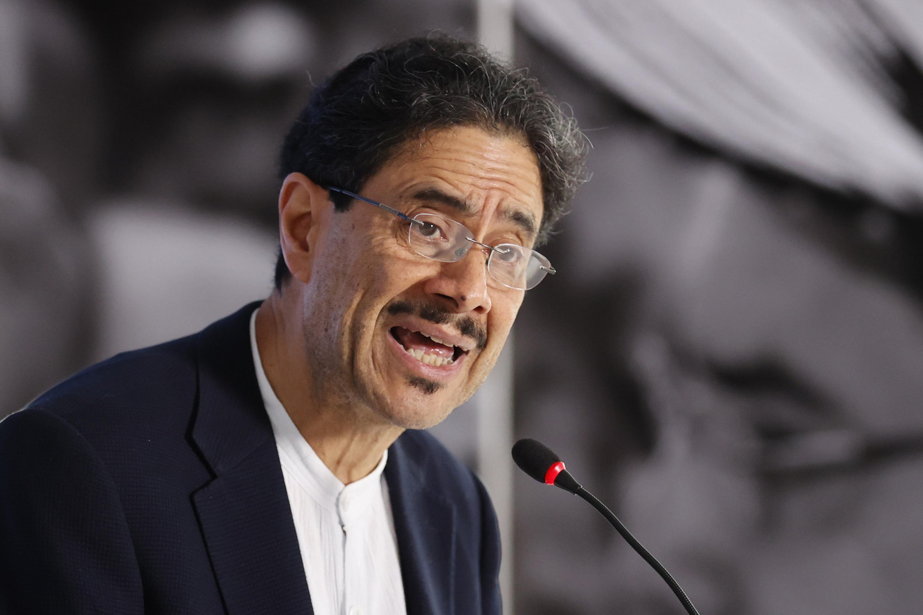 El izquierdista Iván Cepeda acepta su derrota ante el triunfo electoral de Abelardo de la Espriella para la presidencia de Colombia