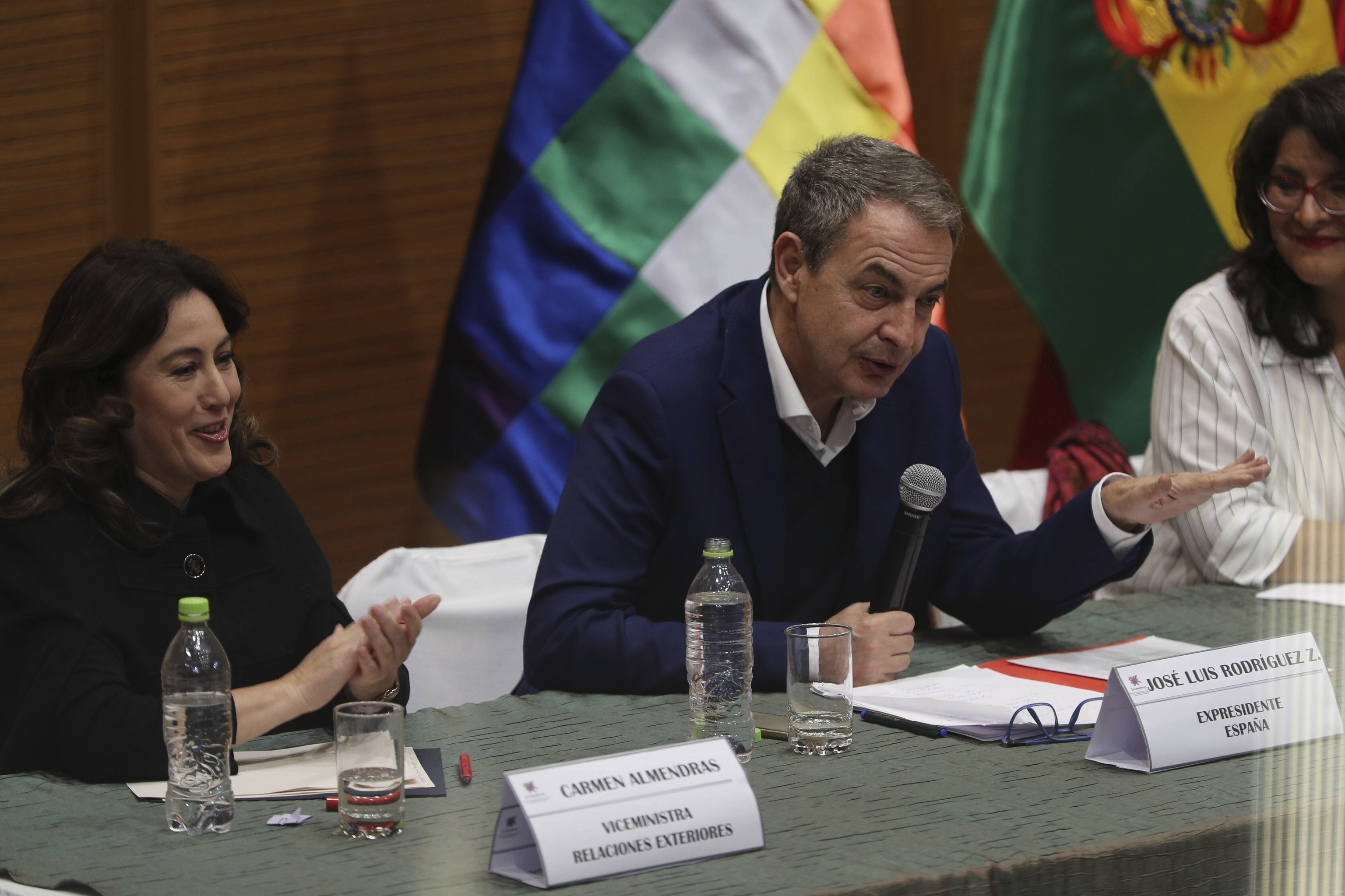 Kreab pagó 1,5 millones a Zapatero por ser su "asesor en exclusiva" en España y no descarta demandarlo