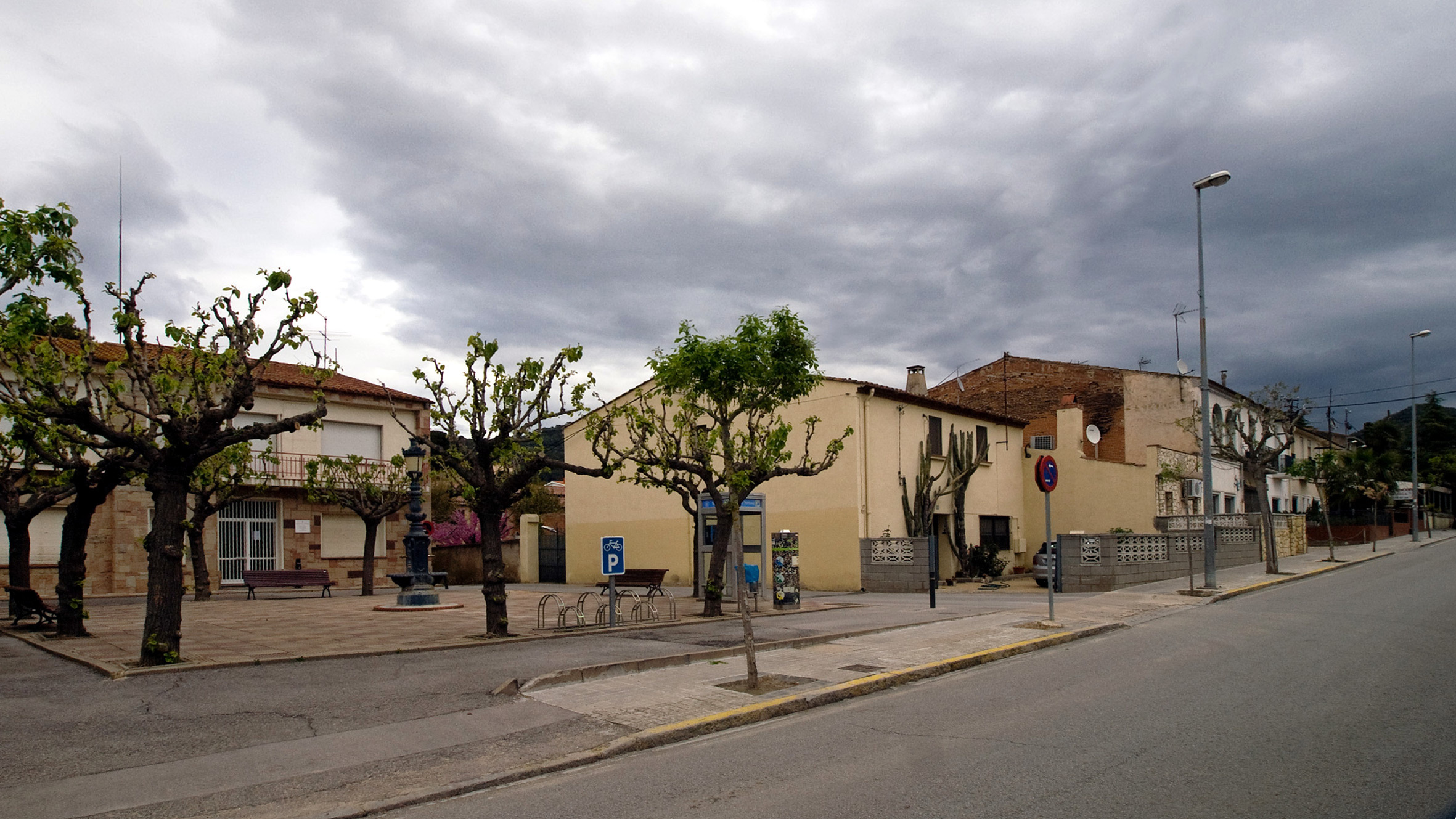 Martorellas (Barcelona) activa la prealerta sanitaria por una plaga de moscas en su polígono industrial