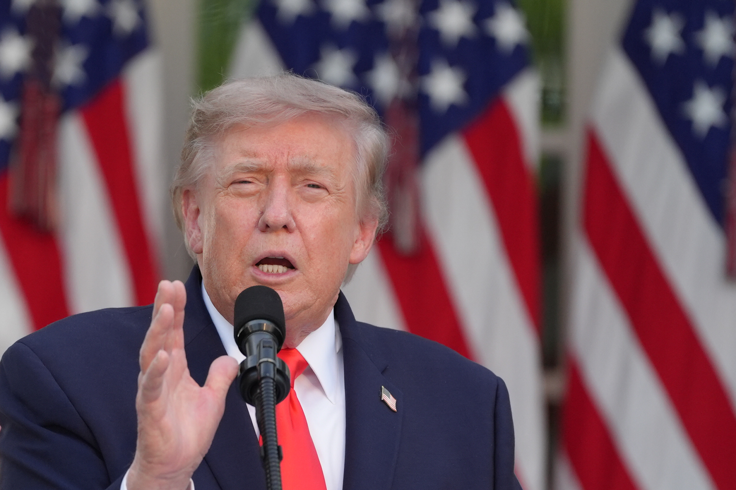 Trump amenaza con un impuesto del 100% a las importaciones europeas si los países imponen un impuesto a los servicios digitales