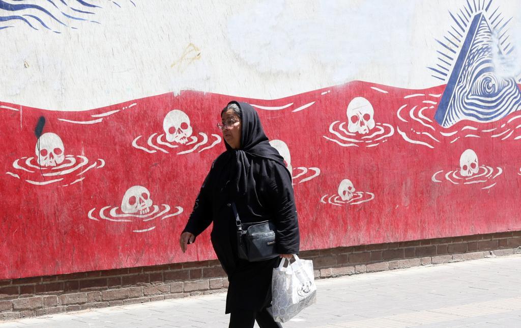 Irán y Estados Unidos intercambian ataques, poniendo en riesgo el mayor avance diplomático para la paz