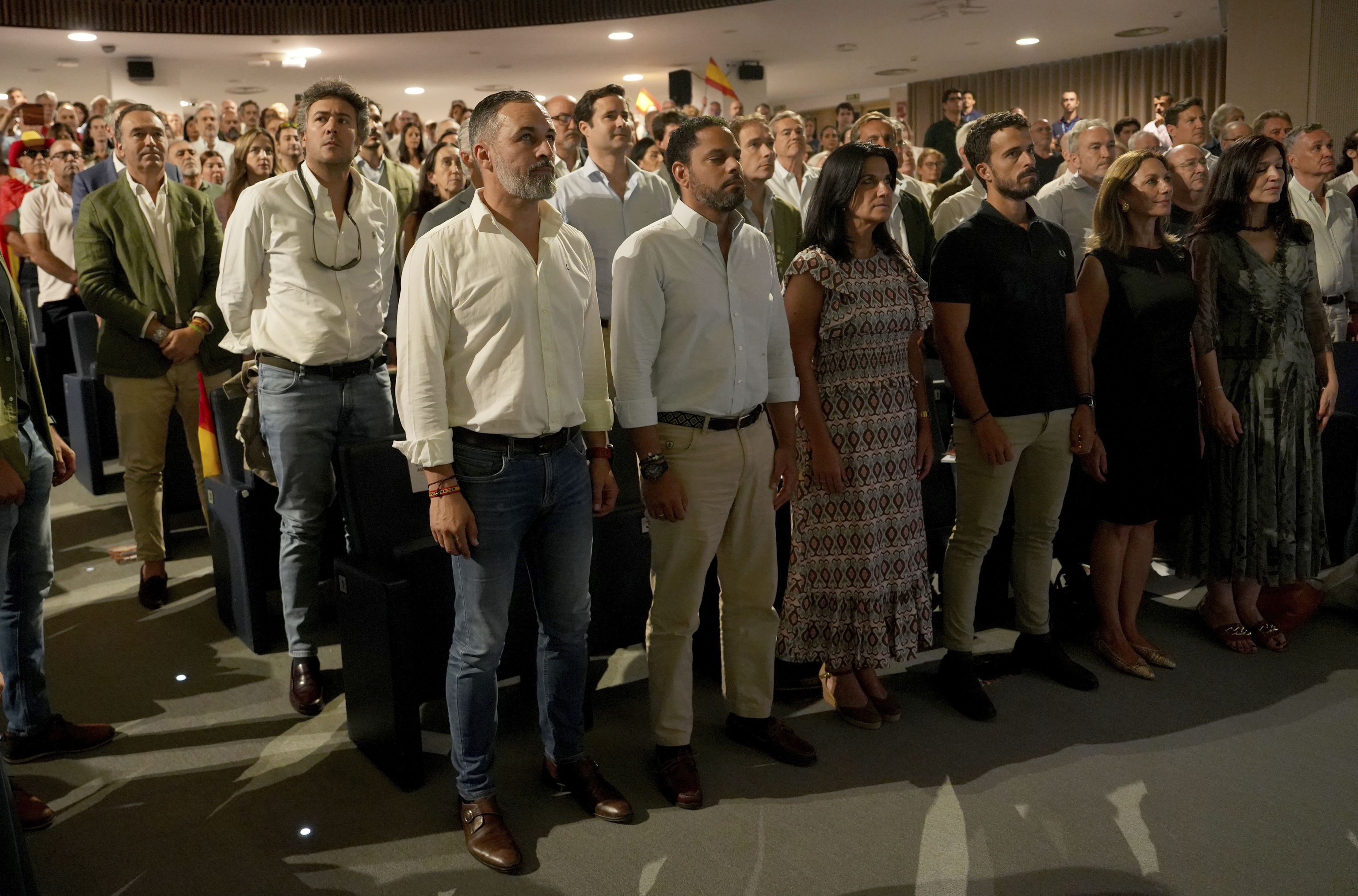 Abascal acoge la "nueva etapa" de acuerdos autonómicos con el PP tras meses al choque permanente