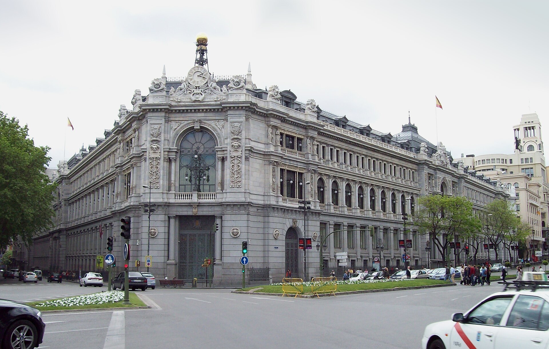 El Gobierno eleva cuatro décimas su previsión de crecimiento para este año, hasta el 2,6%