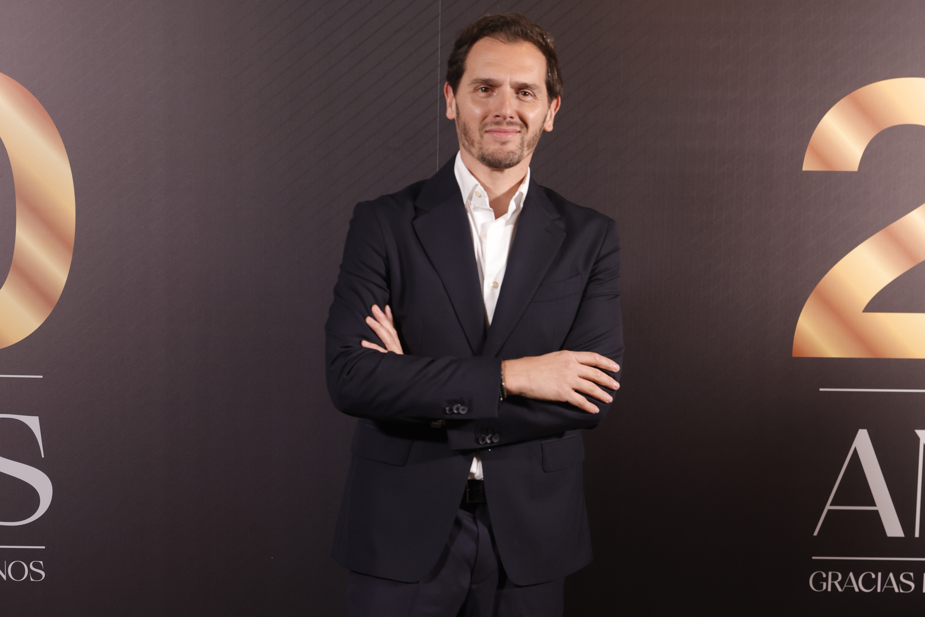 La figura (en la repisa) de Albert Rivera