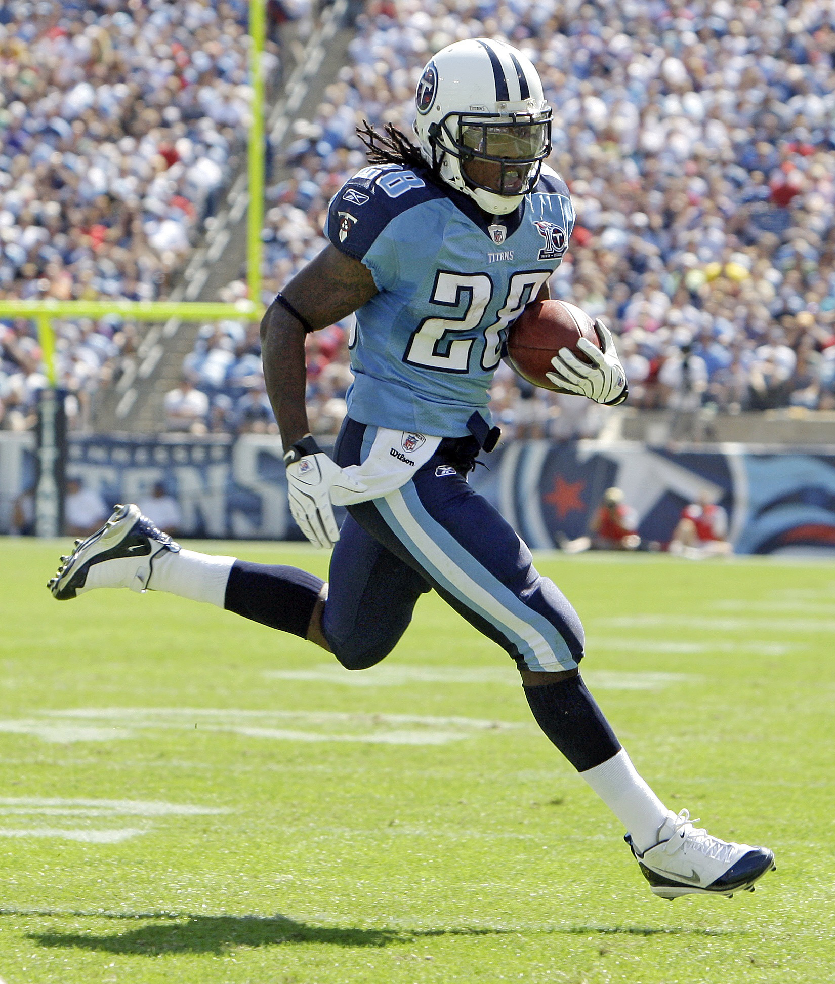 La ex estrella de la NFL Chris Johnson revela a sus 40 años que padece ELA