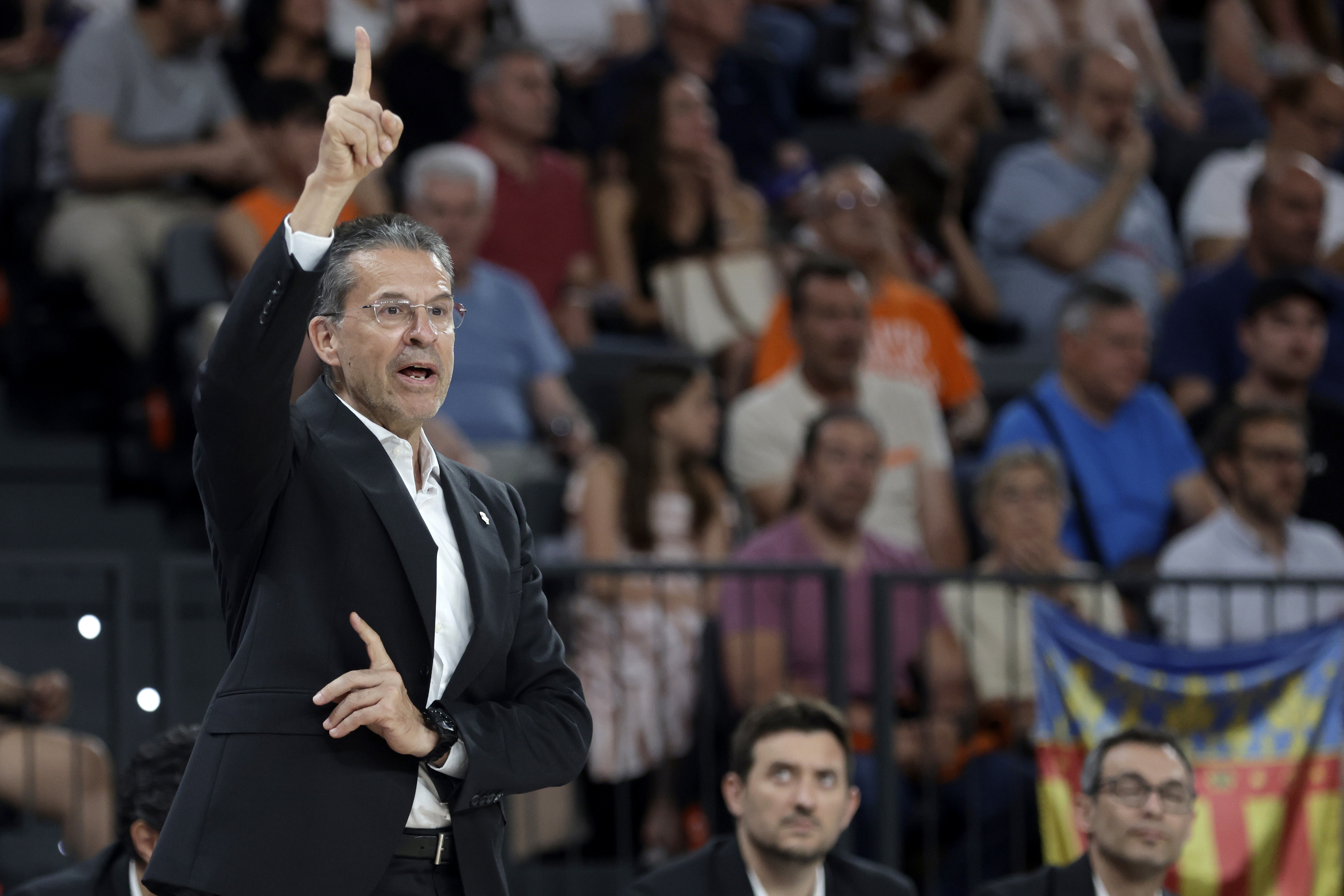 El Real Madrid hace una oferta a Pedro Martínez para relevar a Scariolo en el banquillo