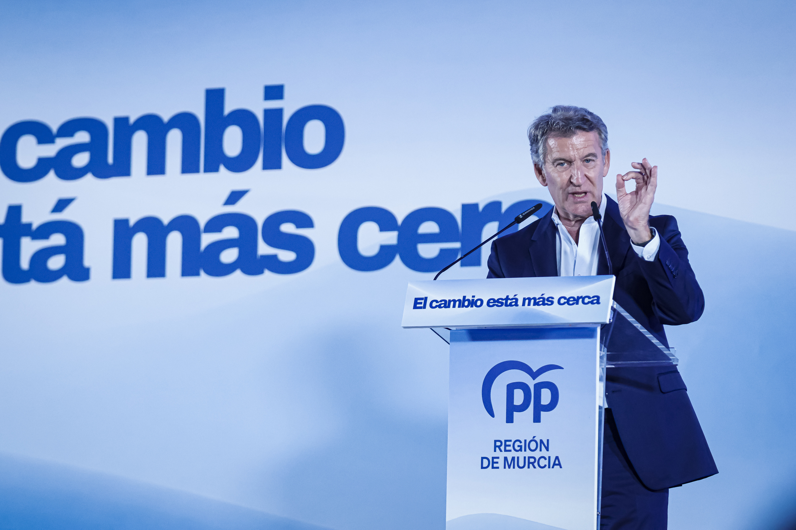 Feijoó califica de "ingeniería electoral" la Ley de Nietos impulsada por el Gobierno