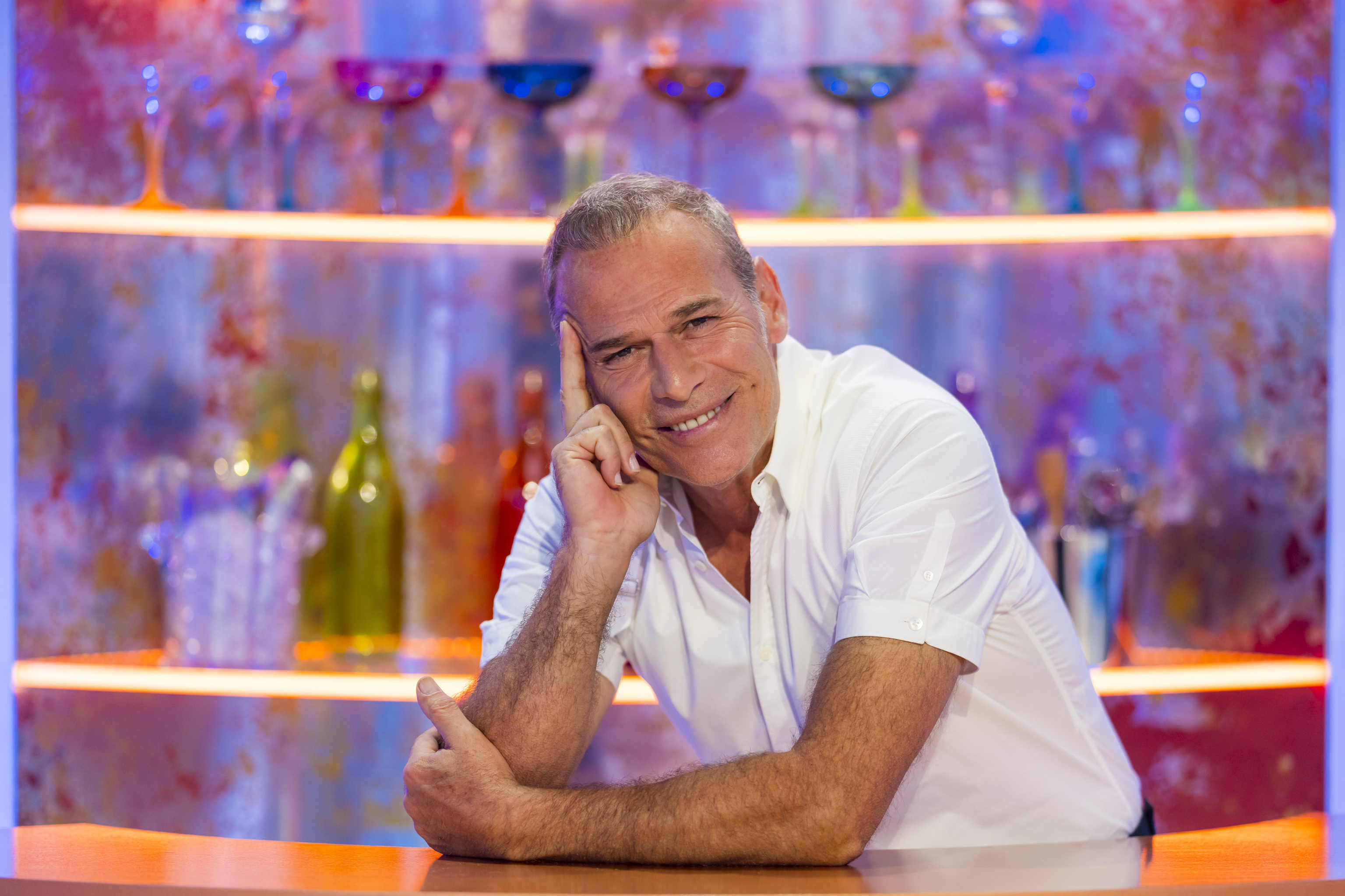 Carlos Lozano, presentador: "El dinero y la fama no me impresionan. Ahora vivo feliz con mis ovejas en un pueblo perdido y no me encabrono por todo"