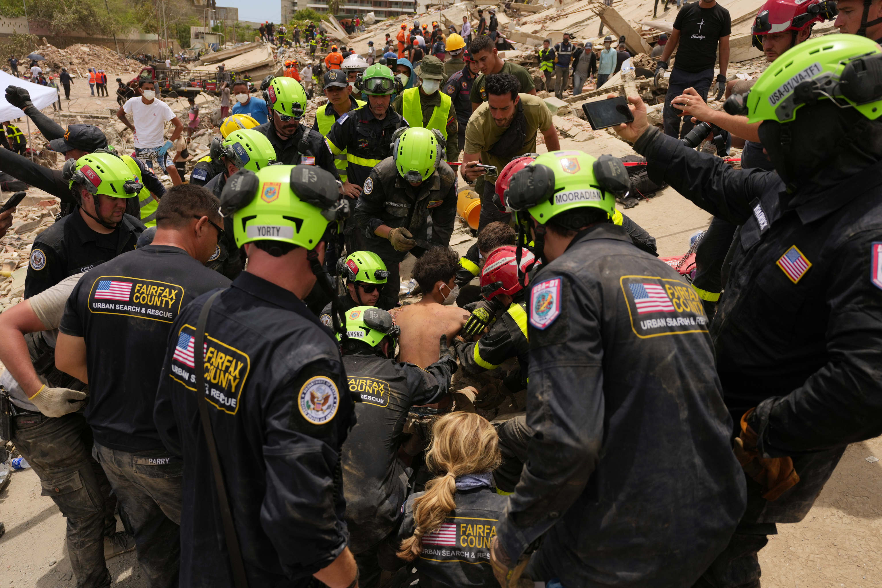 Se elevan a 2.295 los fallecidos por el doble terremoto de hace una semana en Venezuela