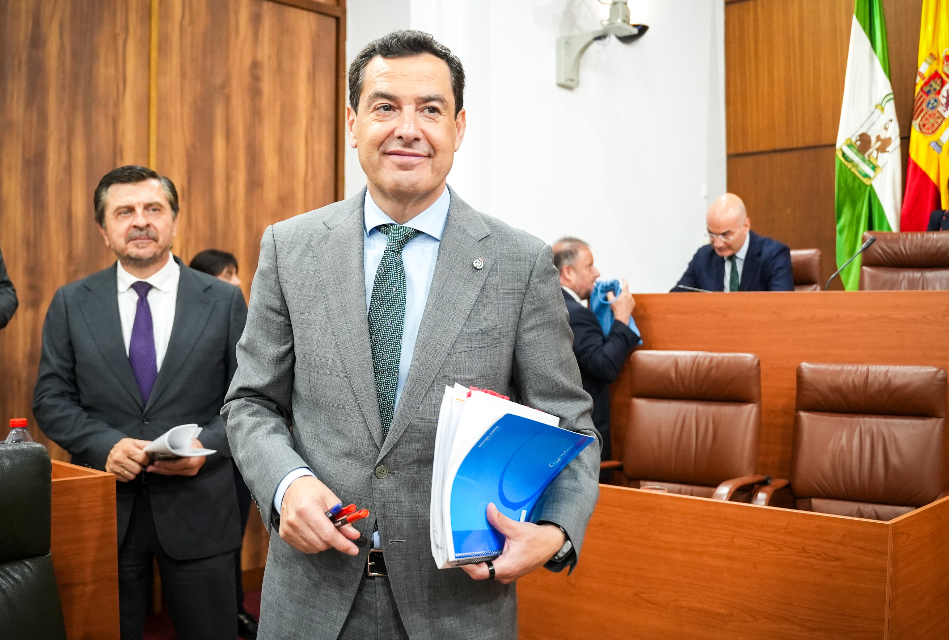 Vox aprieta a Moreno por el control de los 'sillones' y del relato horas antes de la segunda votación para la investidura