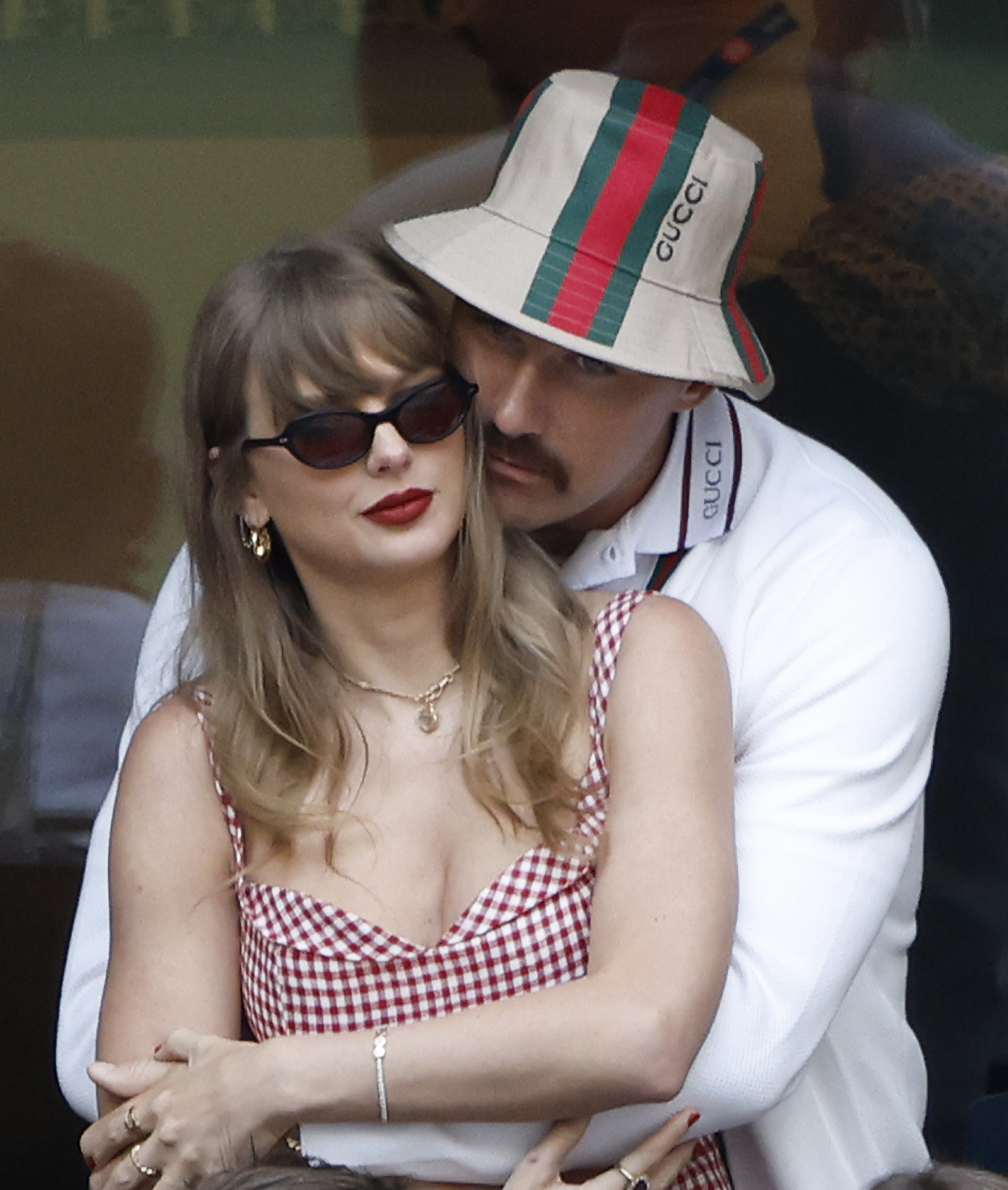 Taylor Swift y Travis Kelce: todo lo que se sabe de su hermética, multitudinaria y millonaria  boda de más de 1.000 invitados