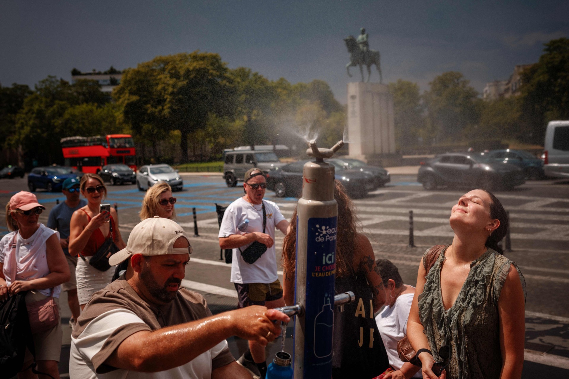 Francia eleva las víctimas de la ola de calor a más de 2.000 y a 90 el número de ahogados