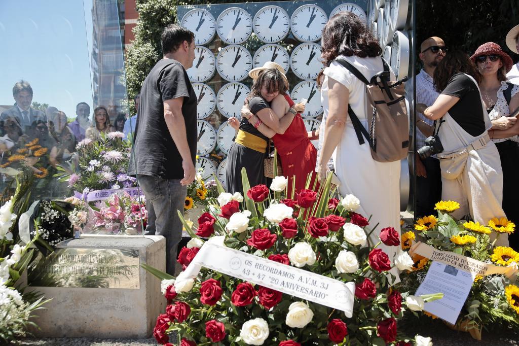 Valencia rinde homenaje a las víctimas del accidente del metro en el vigésimo aniversario