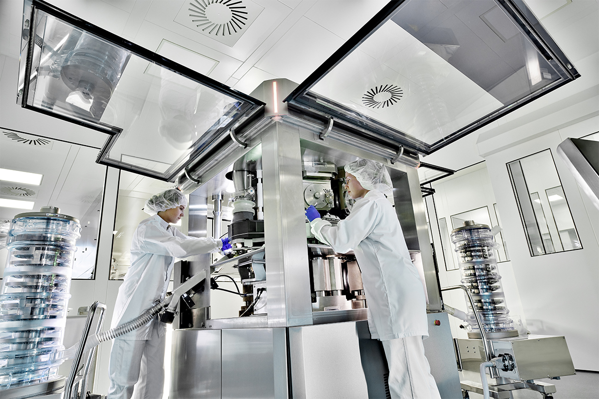 Así es la única fábrica de Europa que produce amoxicilina de principio a fin