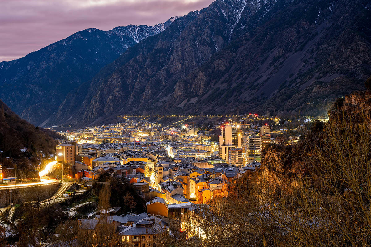 Unos matones están convirtiendo Andorra en el 'Salvaje Norte': El Bloque, Los 44, Los 9...y un conseller apalizado en Urgencias