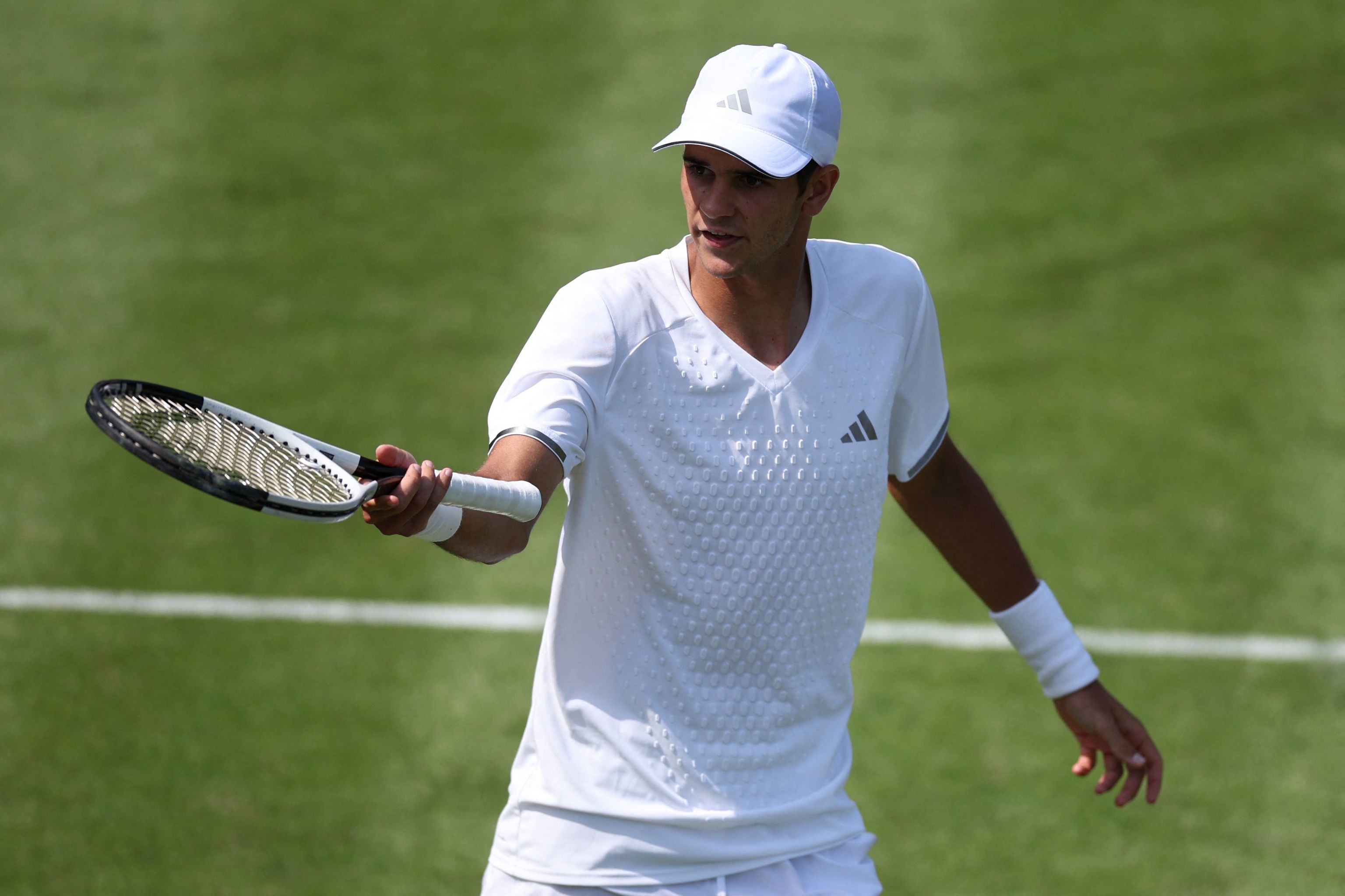 Mochizuki desviste las carencias de Jódar y le elimina en tercera ronda de Wimbledon