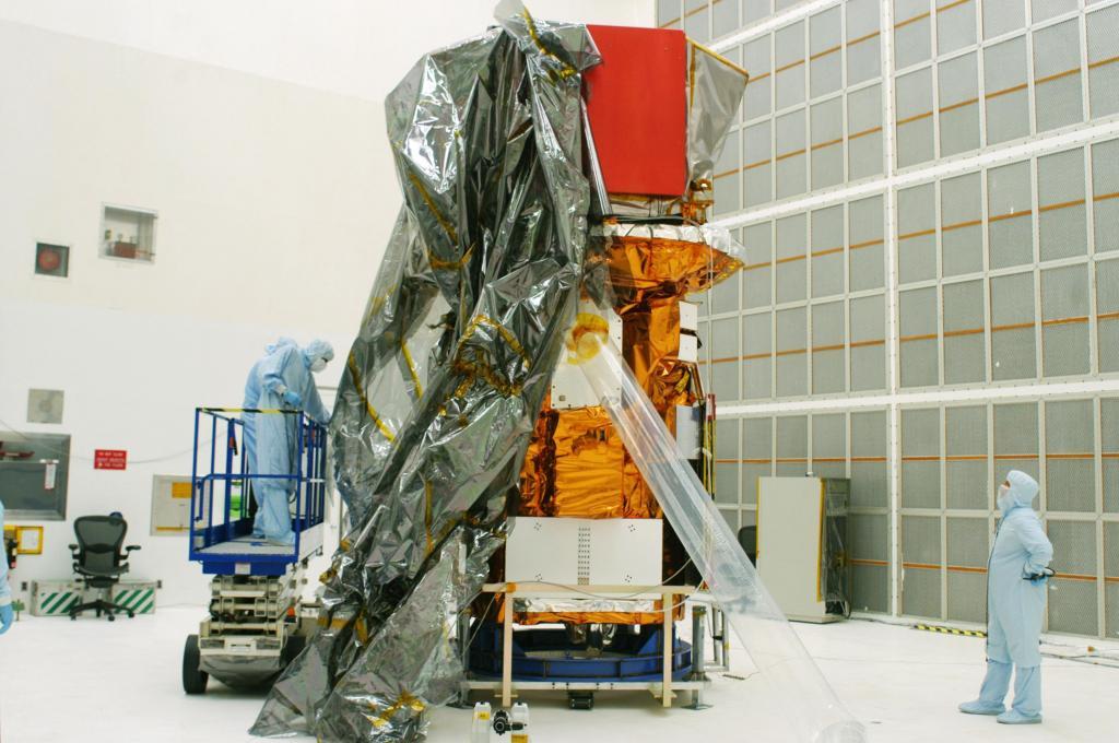 Lanzan una nave robótica para intentar salvar el telescopio espacial Swift de la NASA, que ha perdido su órbita