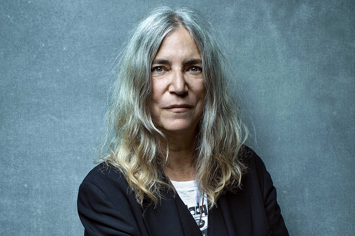 Patti Smith: "Si quiero escuchar a alguien inteligente y compasivo, escucho a Pedro Sánchez o al Papa"