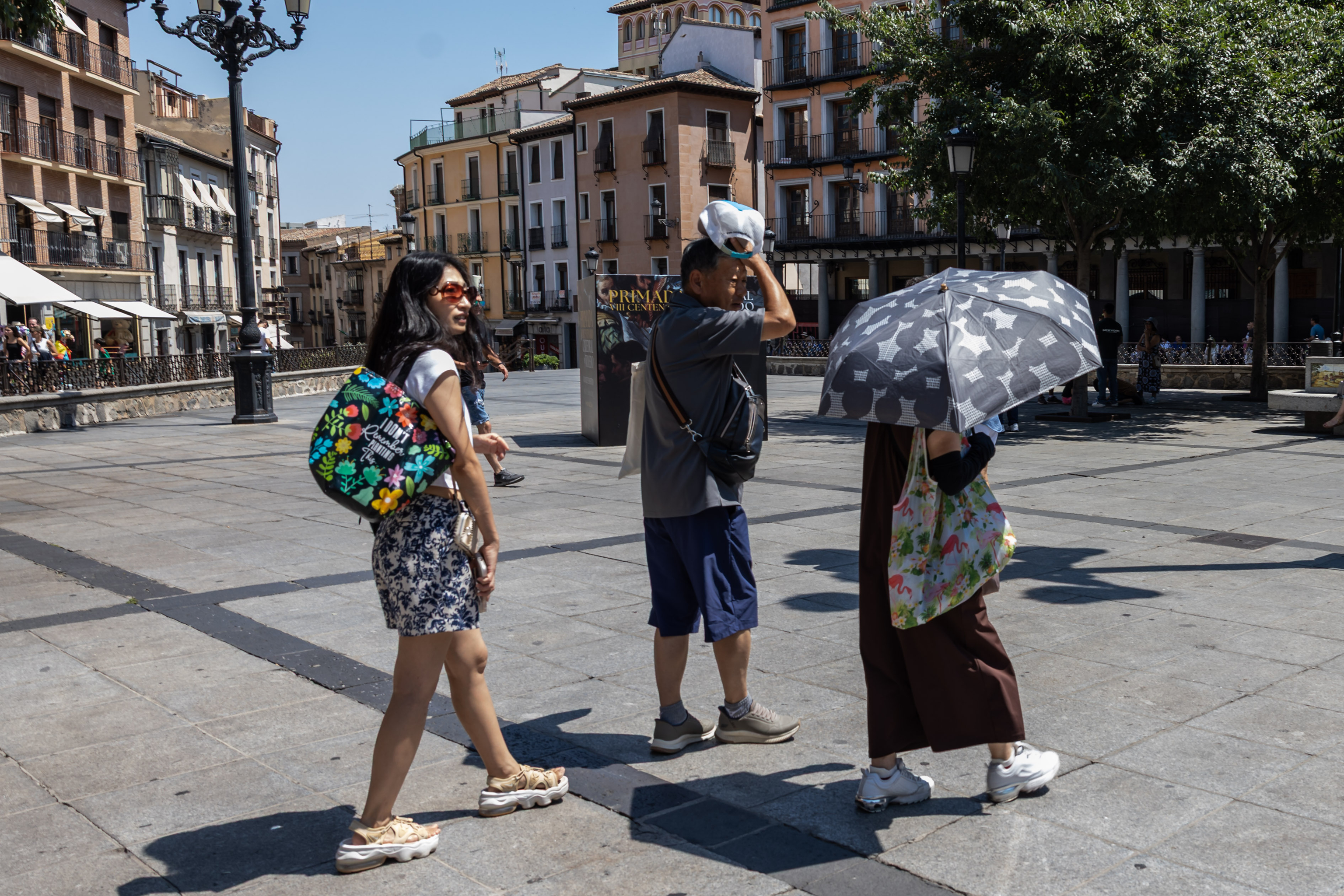 La ola de calor afecta a toda España, con 15 comunidades en riesgo naranja, dos en amarillo y temperaturas de 42 grados
