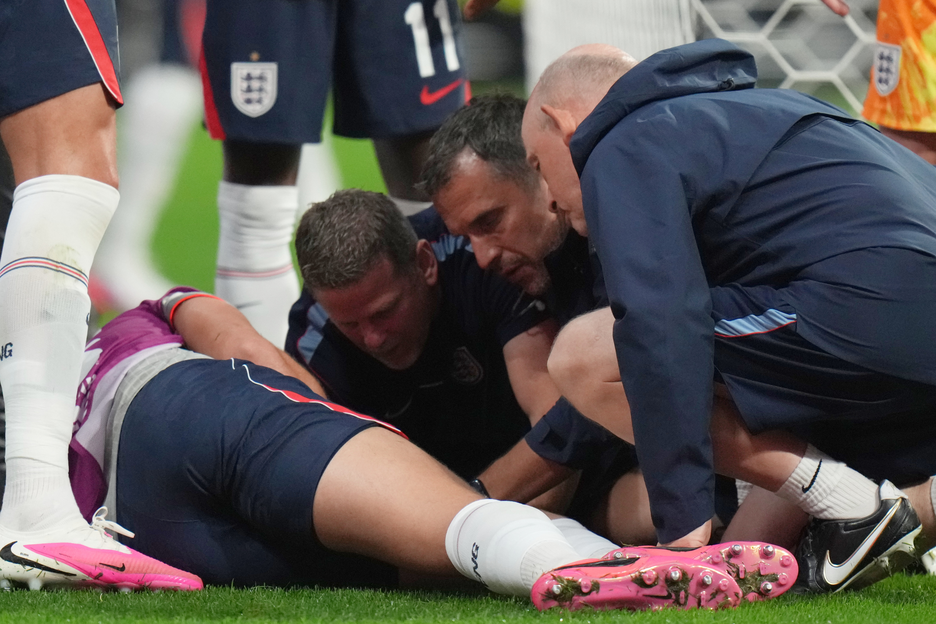 Jordan Henderson sufre "lesión grave" tras caerse al saltar una valla durante la celebración de la victoria de Inglaterra ante México
