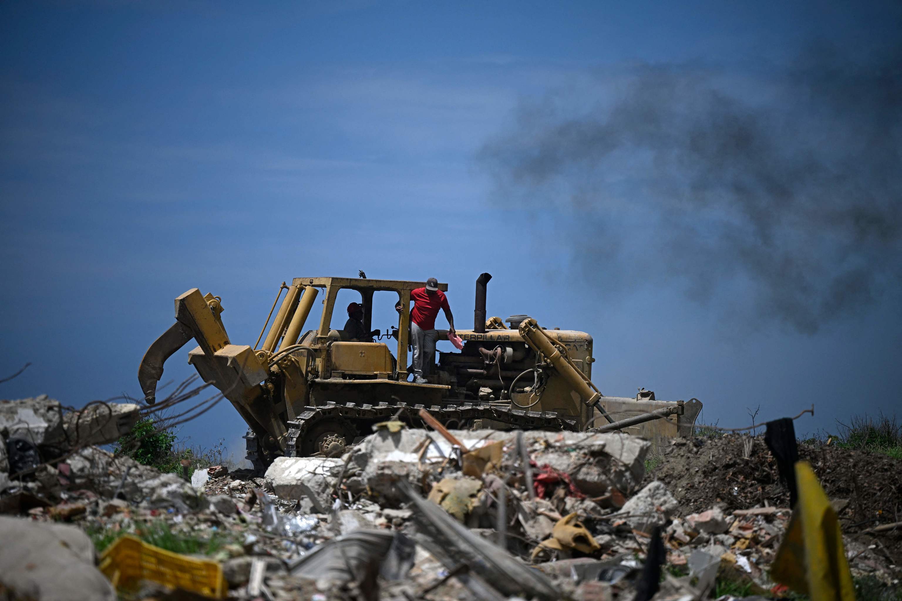 Ascienden a 3.535 los fallecidos y a 16.740 los heridos por los terremotos en Venezuela