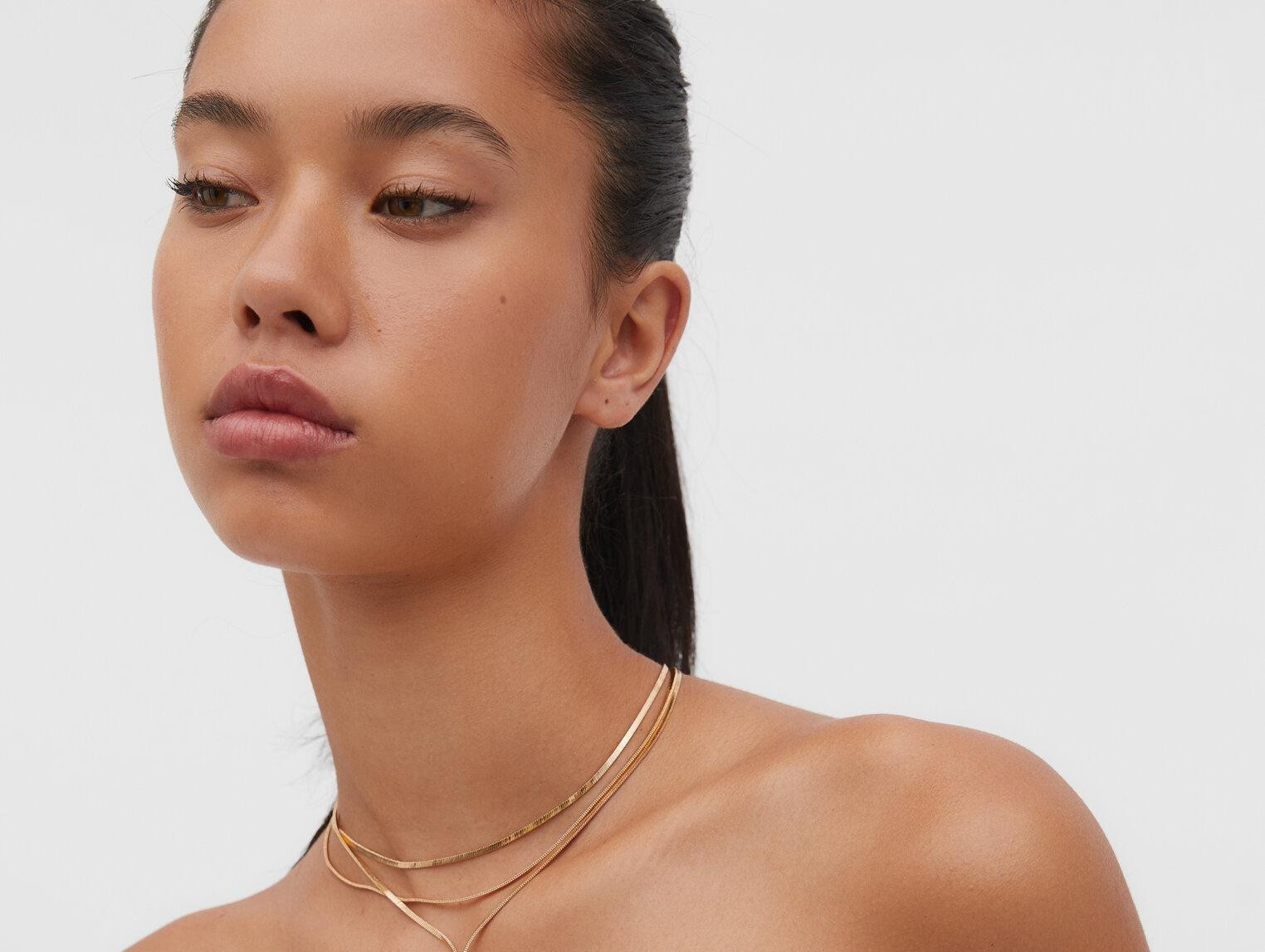 He descubierto la tendencia del verano: 10 collares largos que hacen que cualquier look parezca más elegante al instante