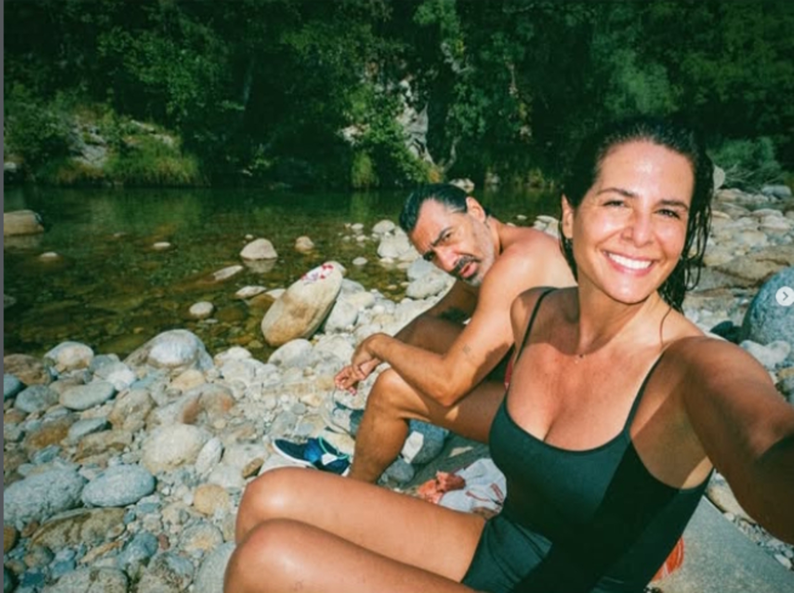 Nuria Roca y Juan del Val estrenan su refugio en la Sierra de Gredos en el que invirtieron el dinero del Premio Planeta