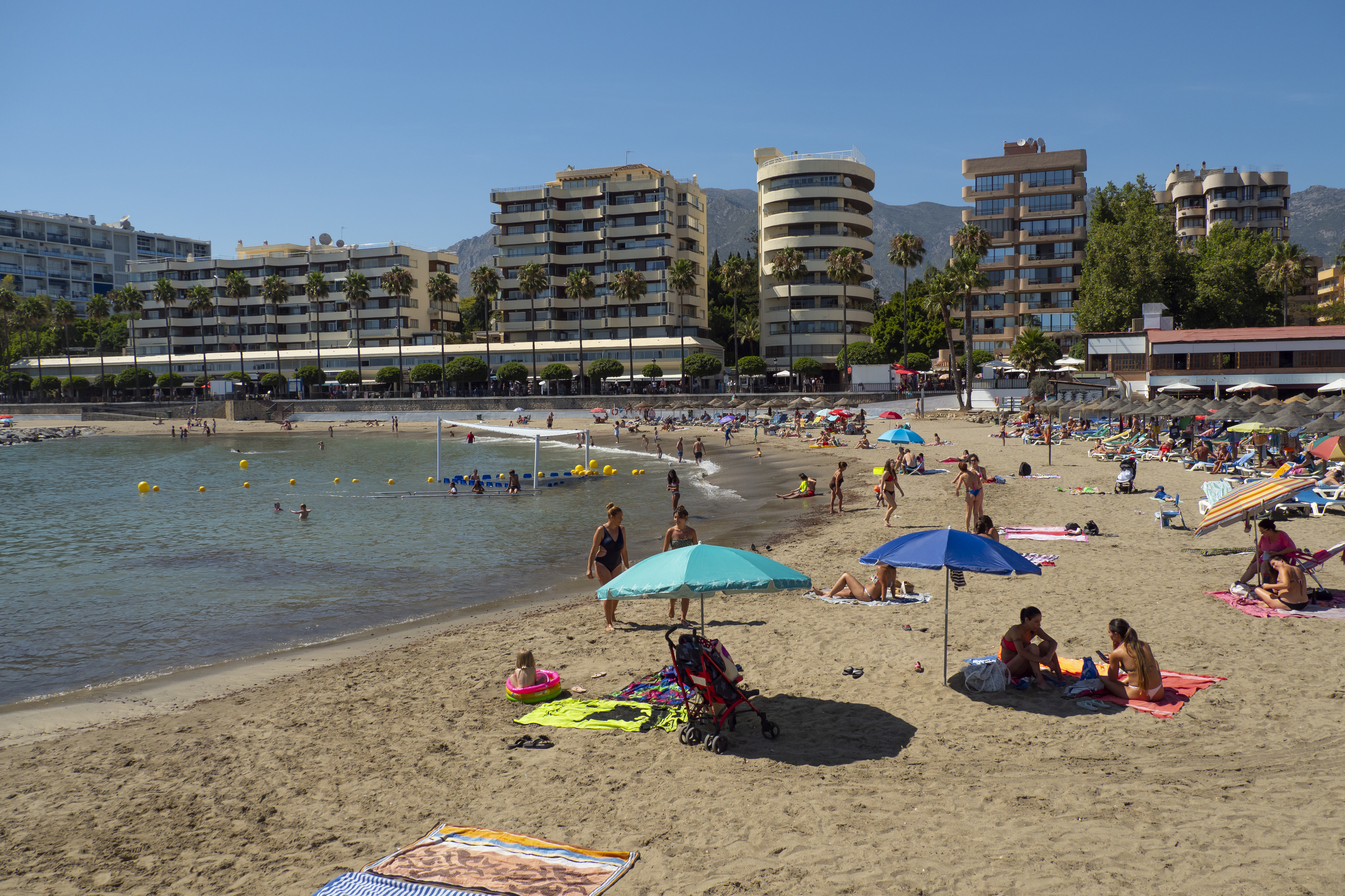 La 'cara b' del éxito de las playas españolas: la vivienda triplica el precio de compra y los alquileres para vacaciones suben un 6,5%