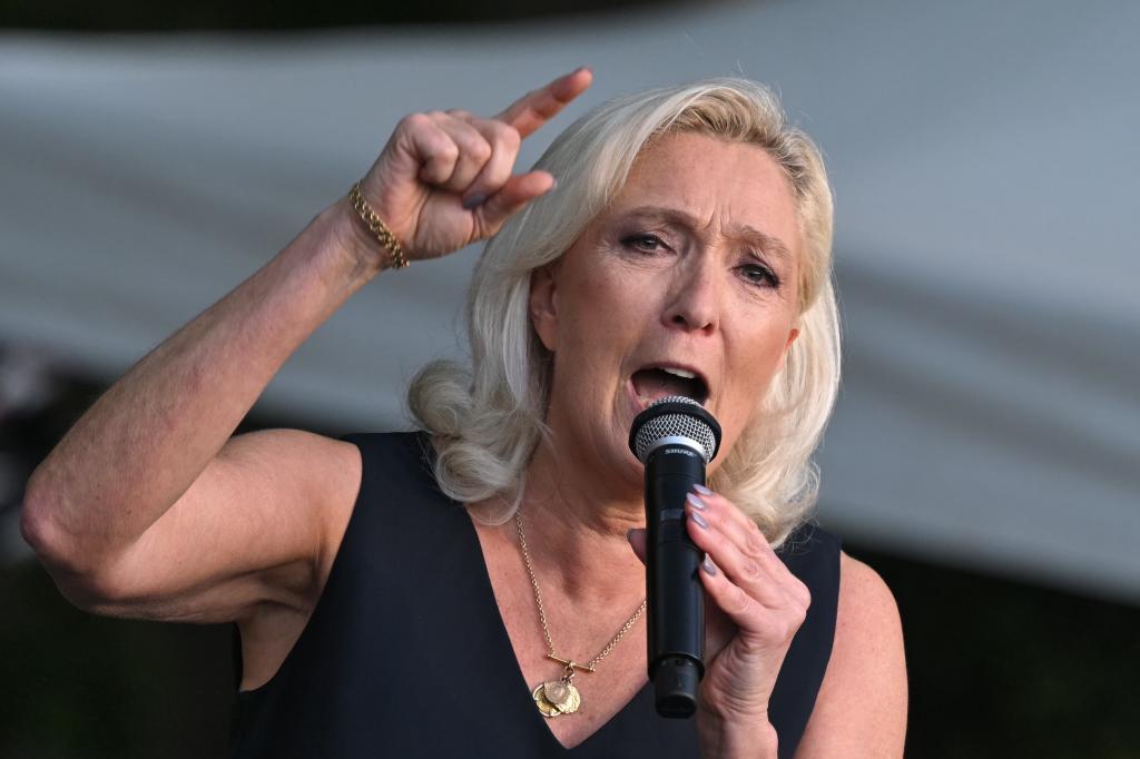 El Tribunal de Apelación rebaja la sentencia a Le Pen y deja la puerta abierta a su candidatura presidencial