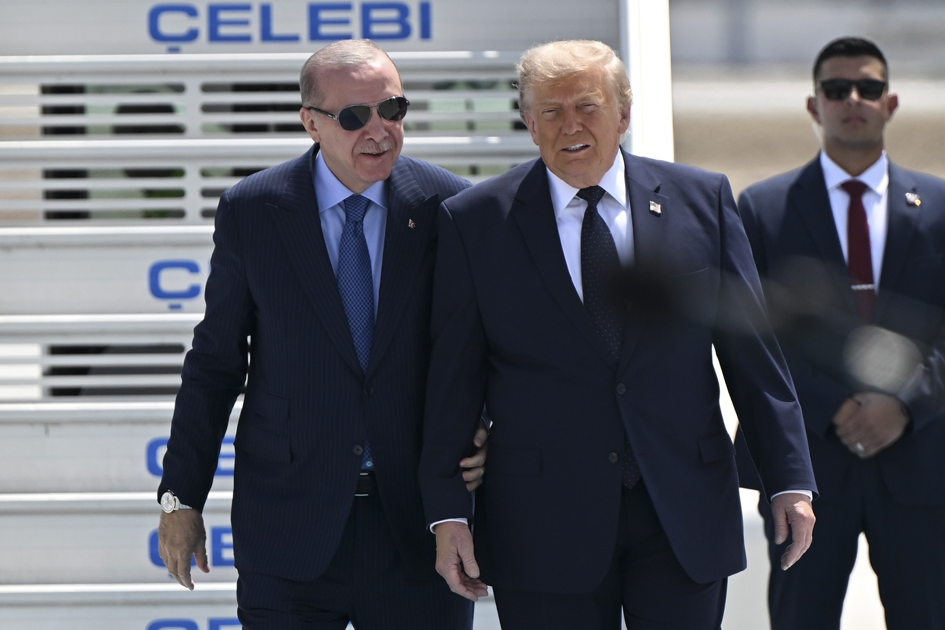 "Groenlandia debería estar controlada por Estados Unidos, no por Dinamarca": Trump retoma sus amenazas expansionistas en plena cumbre de la OTAN