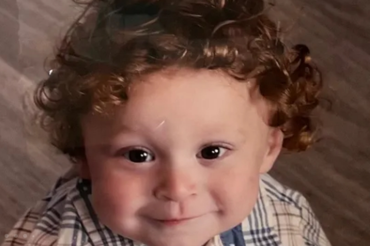 Un bebé de 18 meses es descubierto con vida en la morgue después de que un médico le diera por muerto tras caer a una piscina
