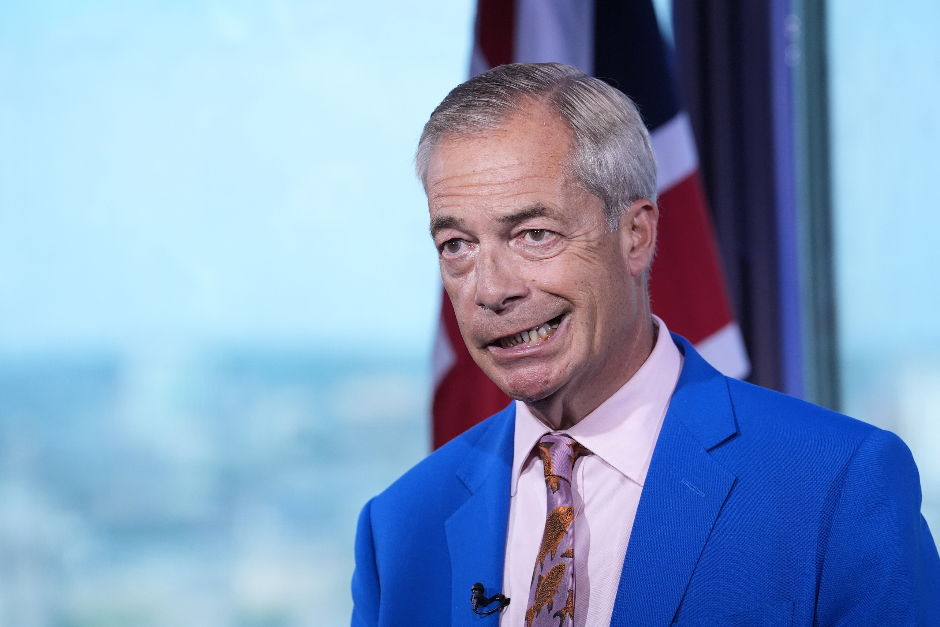 Nigel Farage dimite como diputado tras la investigación parlamentaria por un regalo de cinco millones de libras