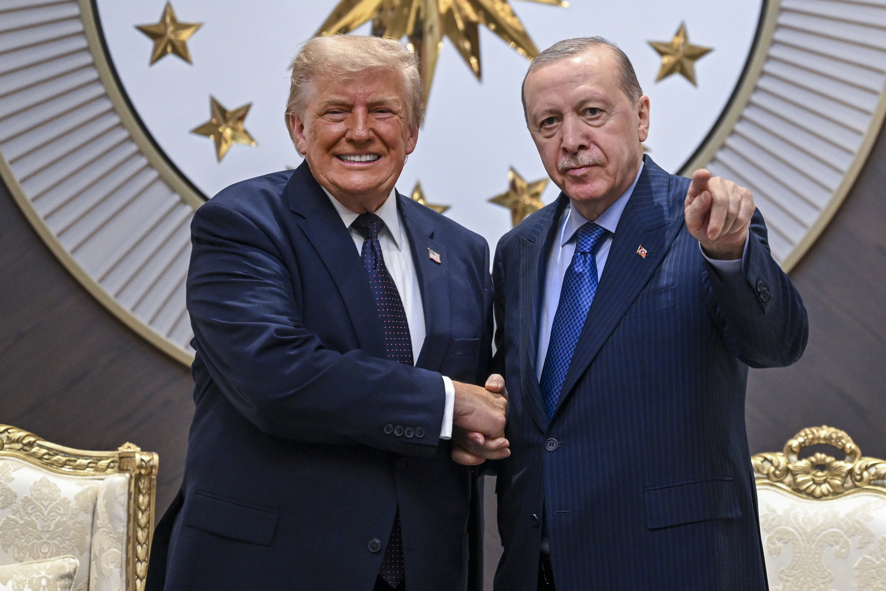Trump amenaza directamente a España:  "Es un caso perdido, un aliado terrible, no vamos a hacer más negocios con ellos"