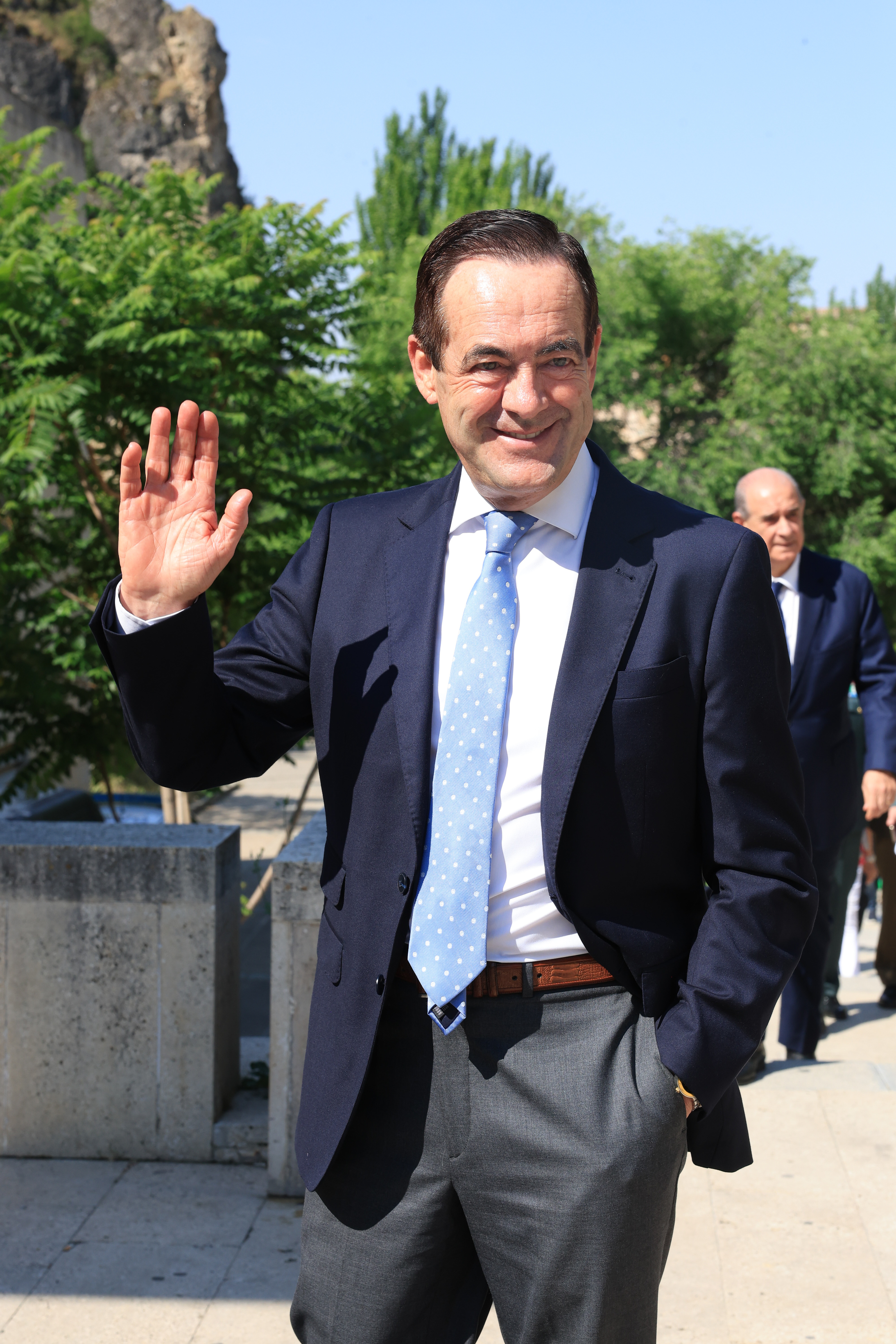 José Bono protagoniza un tierno vídeo junto a Ana Rodríguez, su exmujer: chapuzón de la mano en Salobre (Albacete)