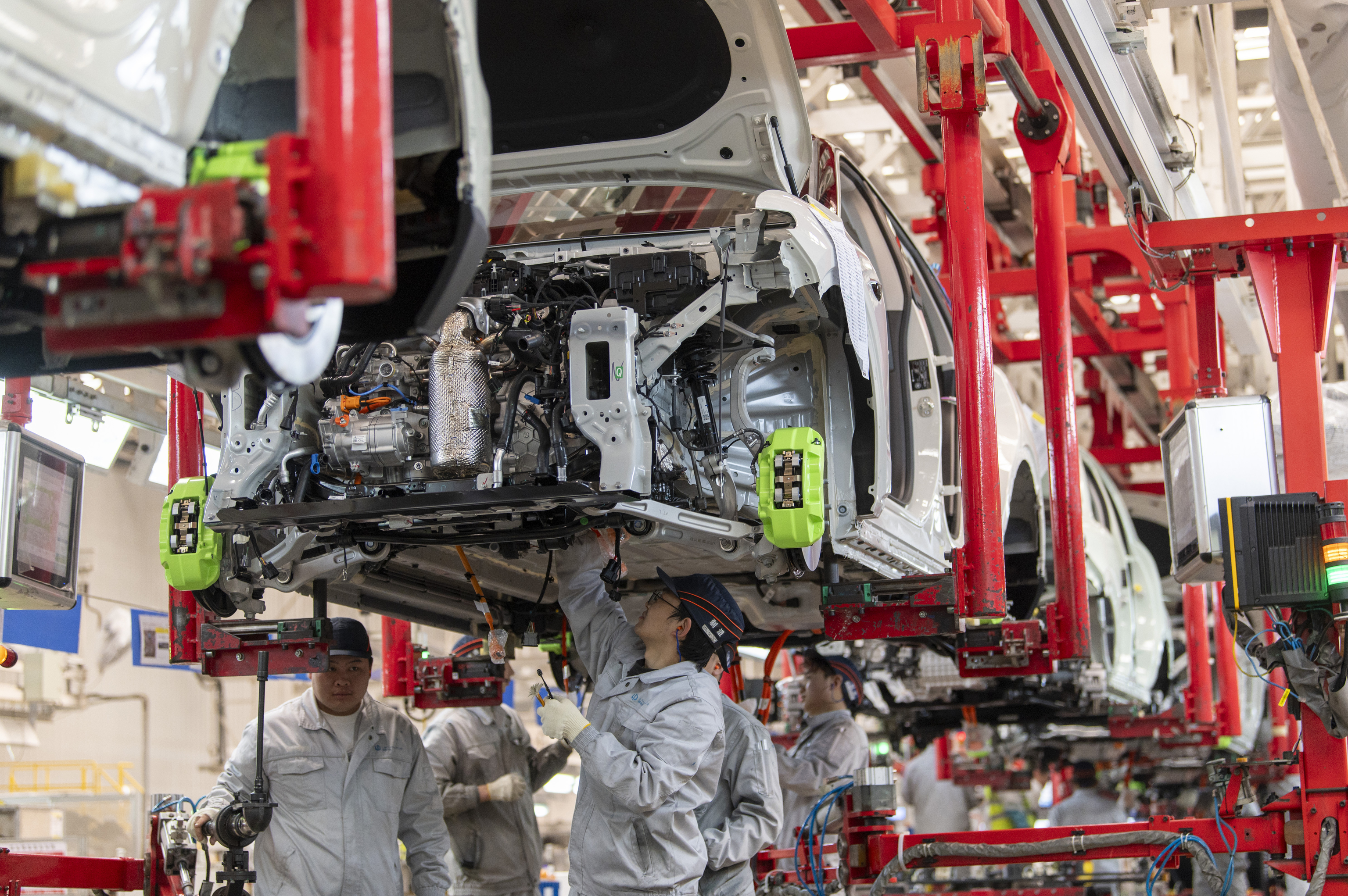 El mercado del coche eléctrico es una burbuja en China: hasta los fabricantes de aspiradoras se lanzan a él
