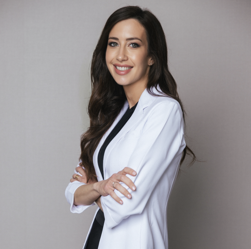 Natalia Jiménez, dermatóloga, advierte: "Si estamos muchas horas con aire acondicionado vamos a notar la piel más deshidratada"