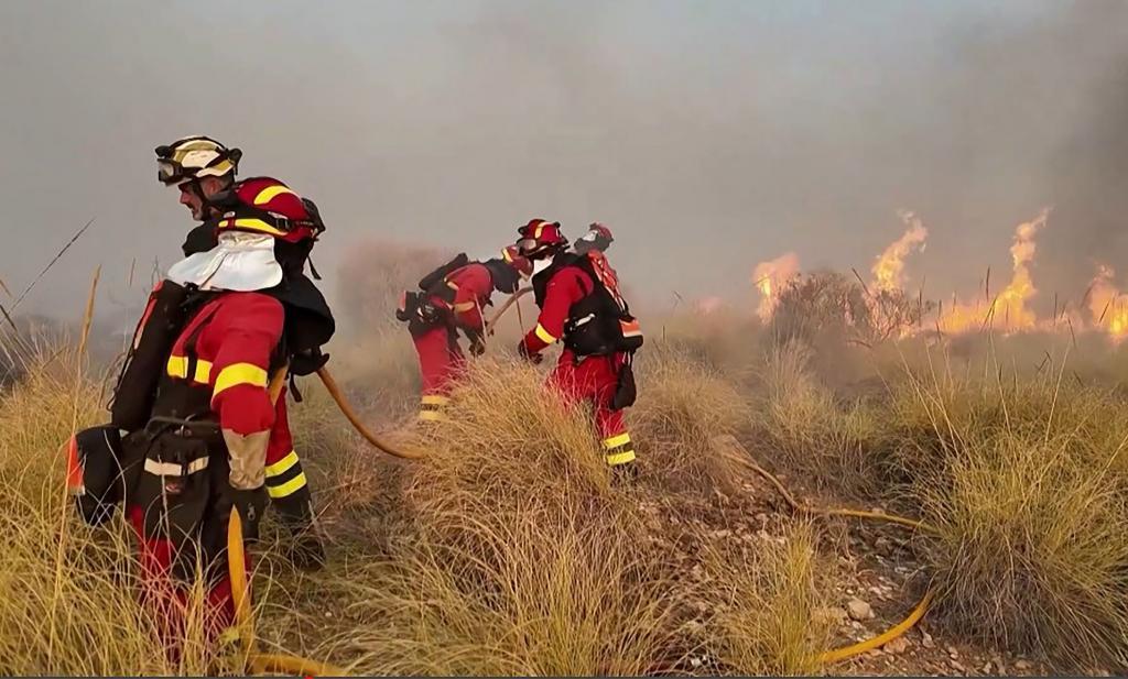 Desde el centro de mando que lucha contra el incendio mortal en Los Gallardos: "Avisamos puerta por puerta"