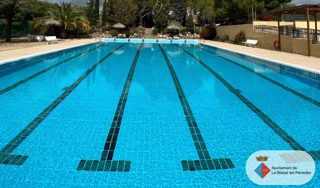 Una reacción química en la piscina de La Bisbal del Penedès (Tarragona) deja 17 heridos, 10 de ellos hospitalizados