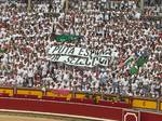 Gritos de "Que viva España" y "Yo soy español" para responder a las pancartas de "Puta España y puta selección" en la plaza de toros de Pamplona