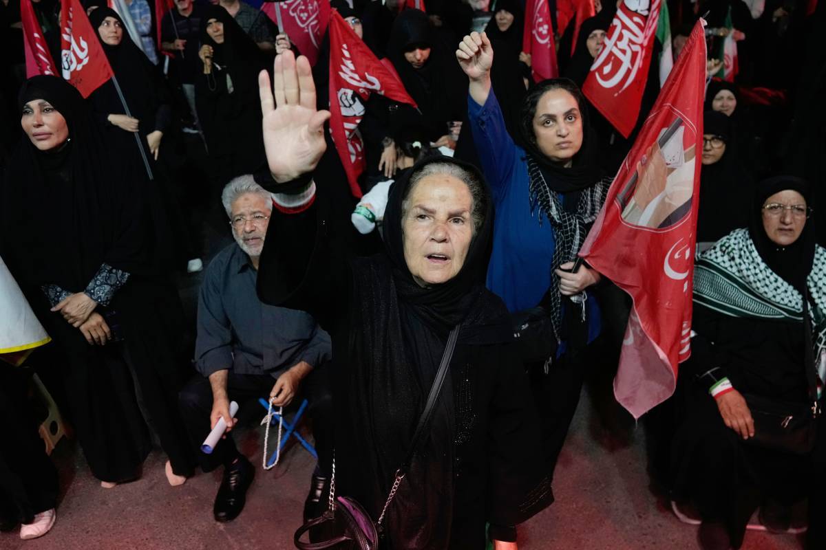 Irán anuncia que el estrecho de Ormuz permanecerá cerrado "hasta nuevo aviso"