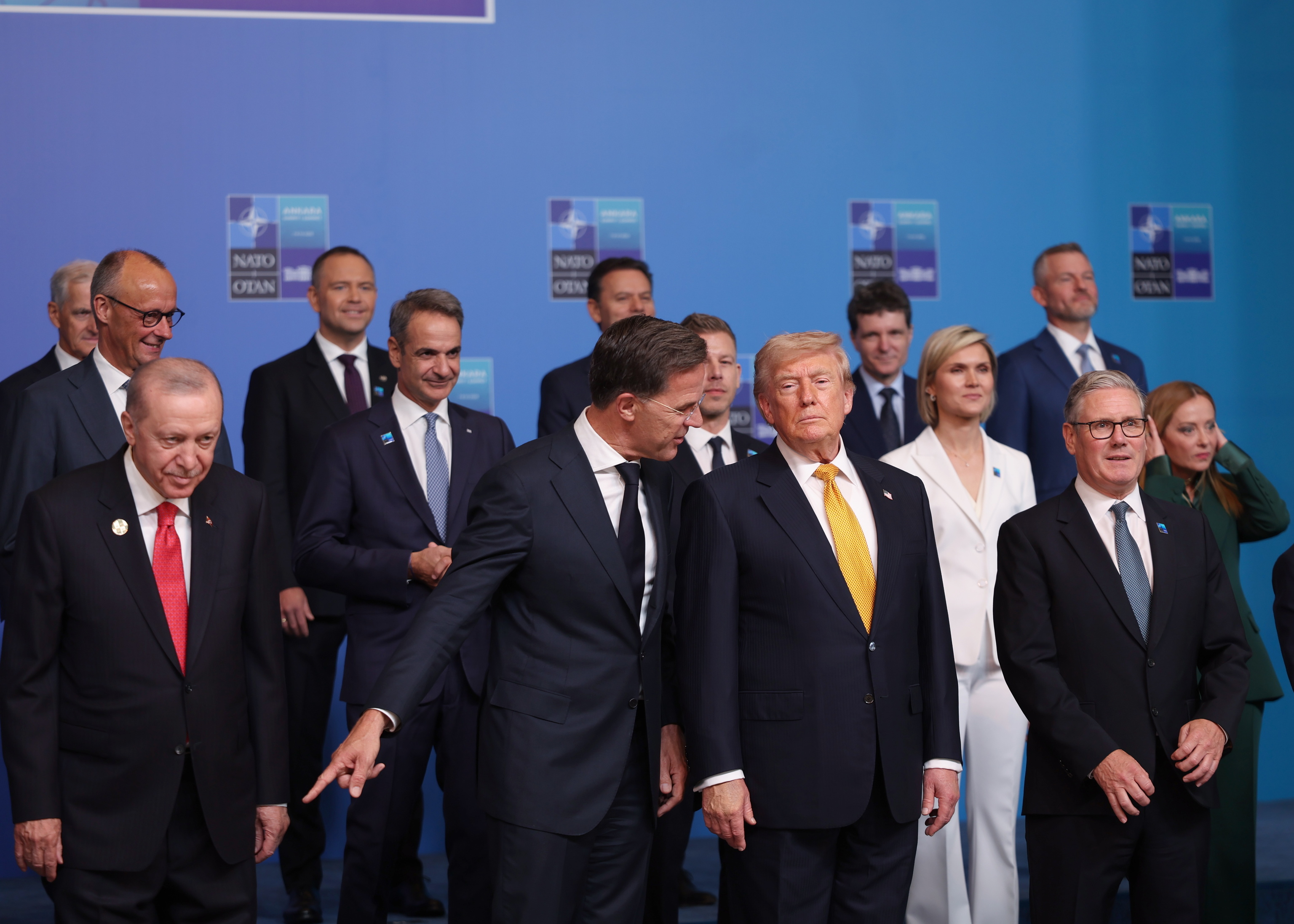 Qué hacer con Trump: adular, ignorar o enfrentar