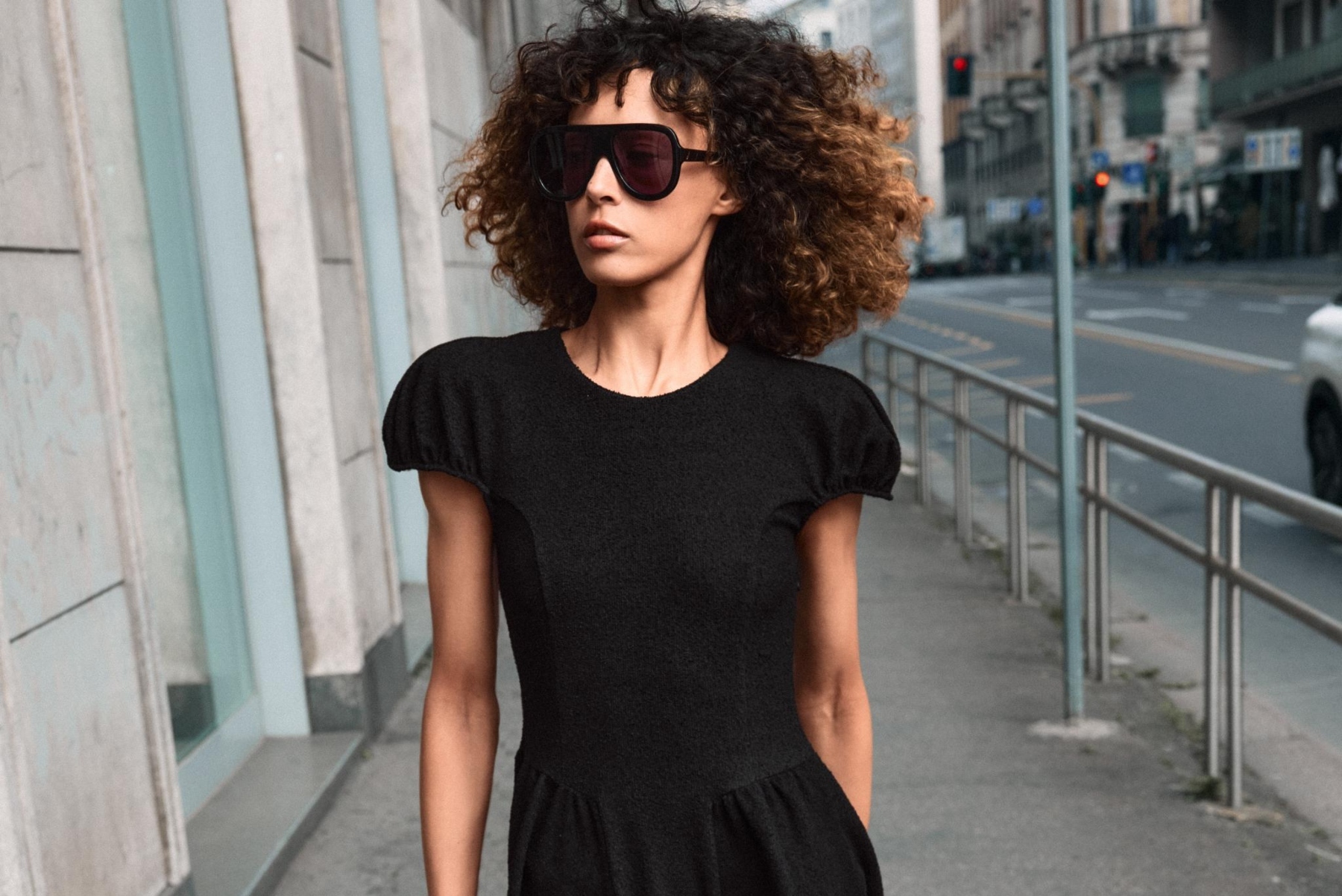 Los vestidos de Zara que más favorecen a partir de los 50: manga corta, frescos y por menos de 20 euros