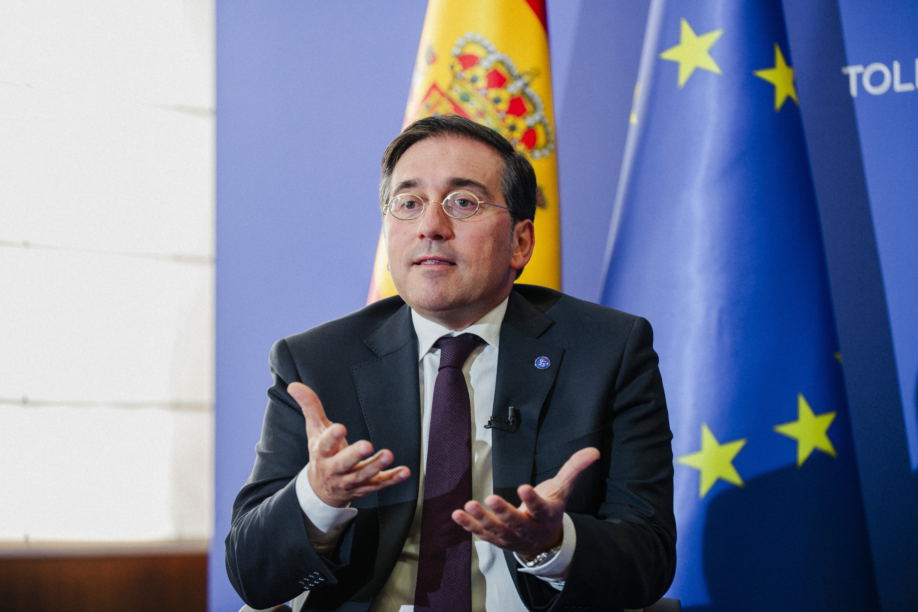 Albares exige a Feijóó que "desautorice" a Rajoy por su artículo sobre Francia y lo eleva al ámbito diplomático: "Voy a hablar con el ministro francés"