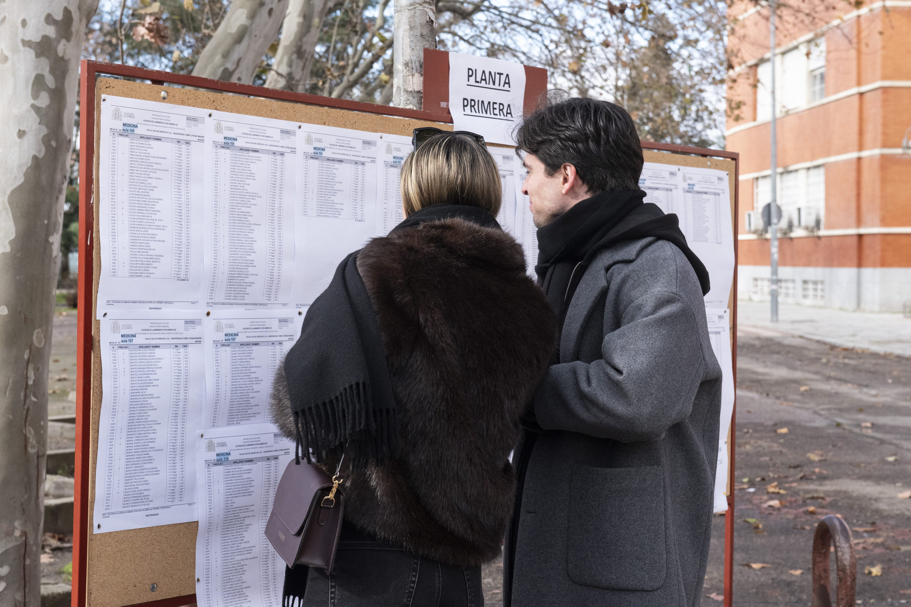 MIR 2027: Sanidad oferta 9.676 plazas y refuerza la detección del fraude tecnológico en el examen