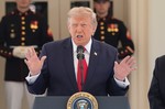 Trump dice ahora que aceptará acuerdos de inversión con los países del Golfo en lugar de una tarifa del 20% por usar Ormuz