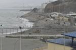 Decenas de migrantes intentan entrar a nado en Ceuta al finalizar el partido de España en una madrugada de máxima presión