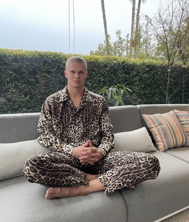 Haaland: hacer negocios, jugar con los niños en la playa... Lo que hace el vikingo en su casa de siete millones en Marbella